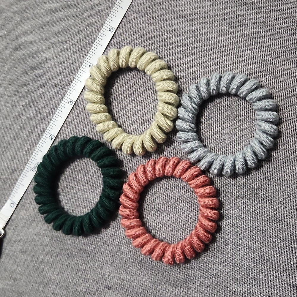 🔴 🆓️ FREE* Fabric Spiral Invisi-Bobble Hair Ties Ponytail Matching Set - Picture 3 of 3